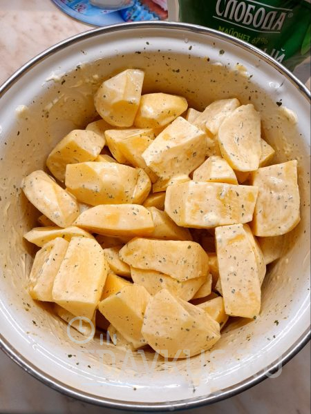 Запечённая стерлядь с картофелем: деликатес для особого случая