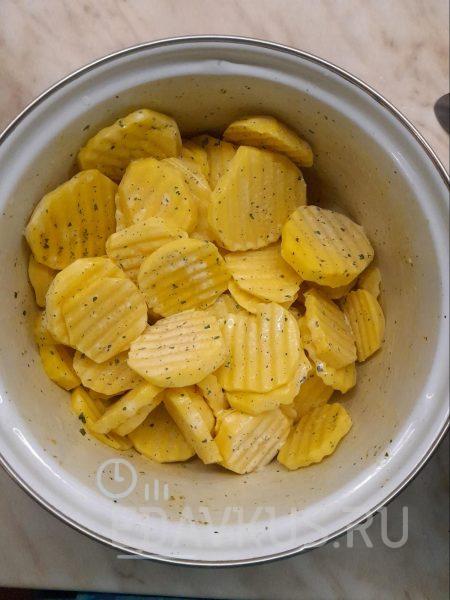 Телятина, запечённая в духовке с картофелем